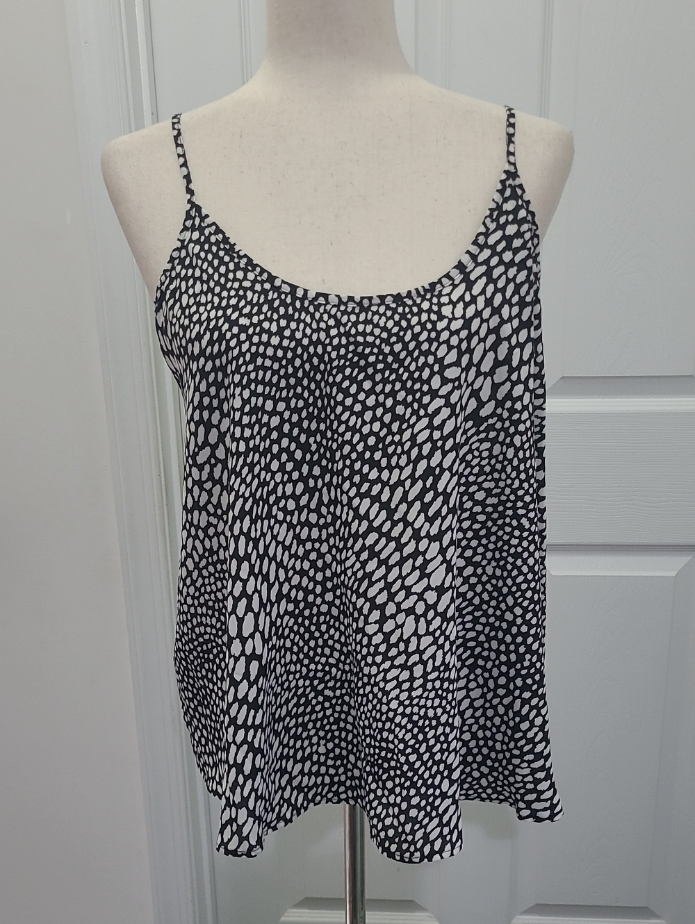 Apt 9 Black & White Spotted Swing Cami Top